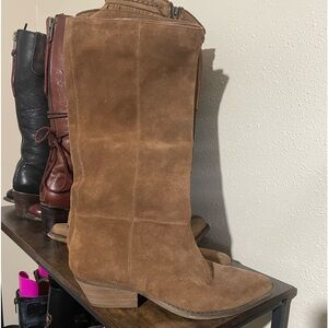 CLOSET CLOSING! Chelsea & Violet Suede Slouchy Boots!